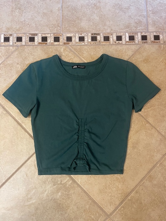 Zara Tops - Zara Green Short Sleeve Ruched Front Crop Top Size Medium